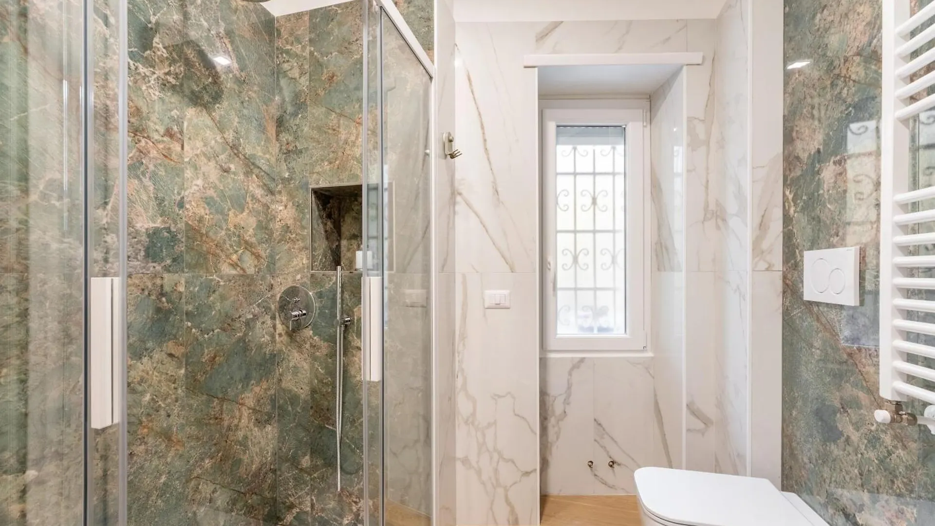 Apartment Emerald Suite, Elegant Flat In San Giovanni Area Rome Italy