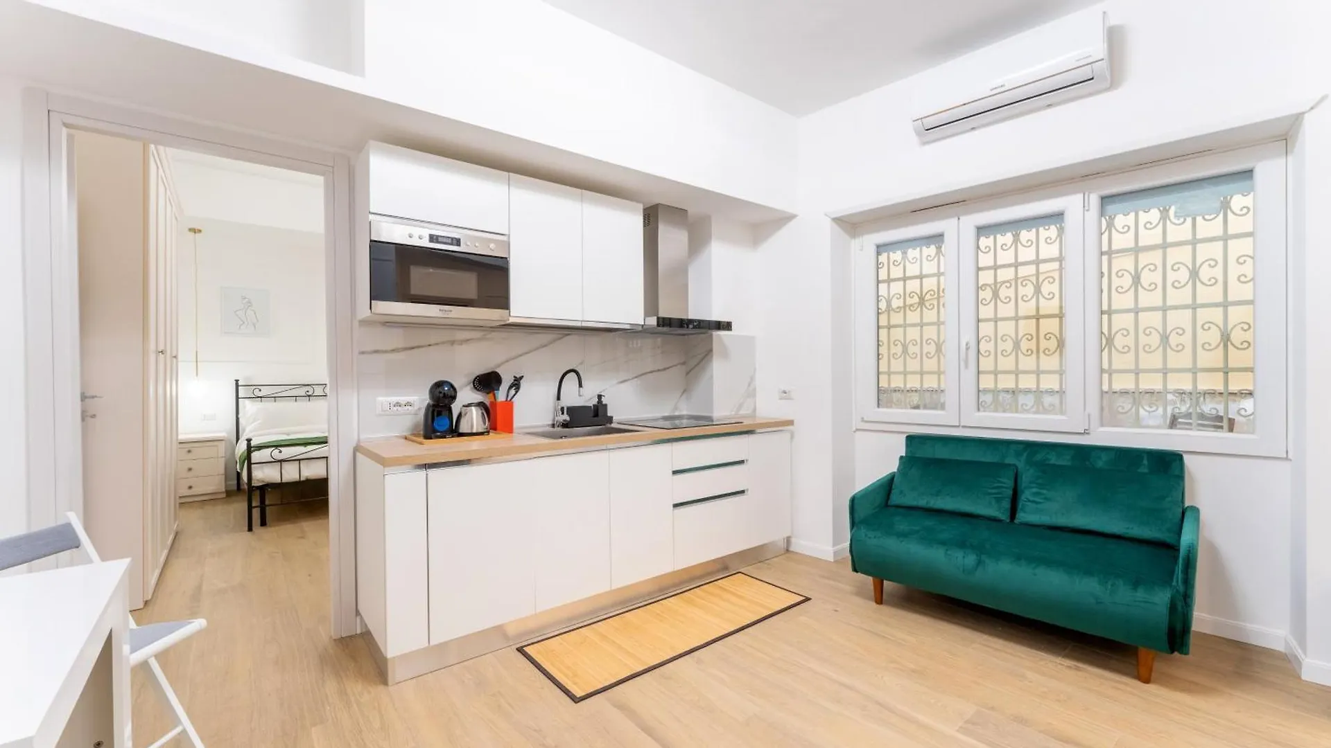 Emerald Suite, Elegant Flat In San Giovanni Area Rome 0*,